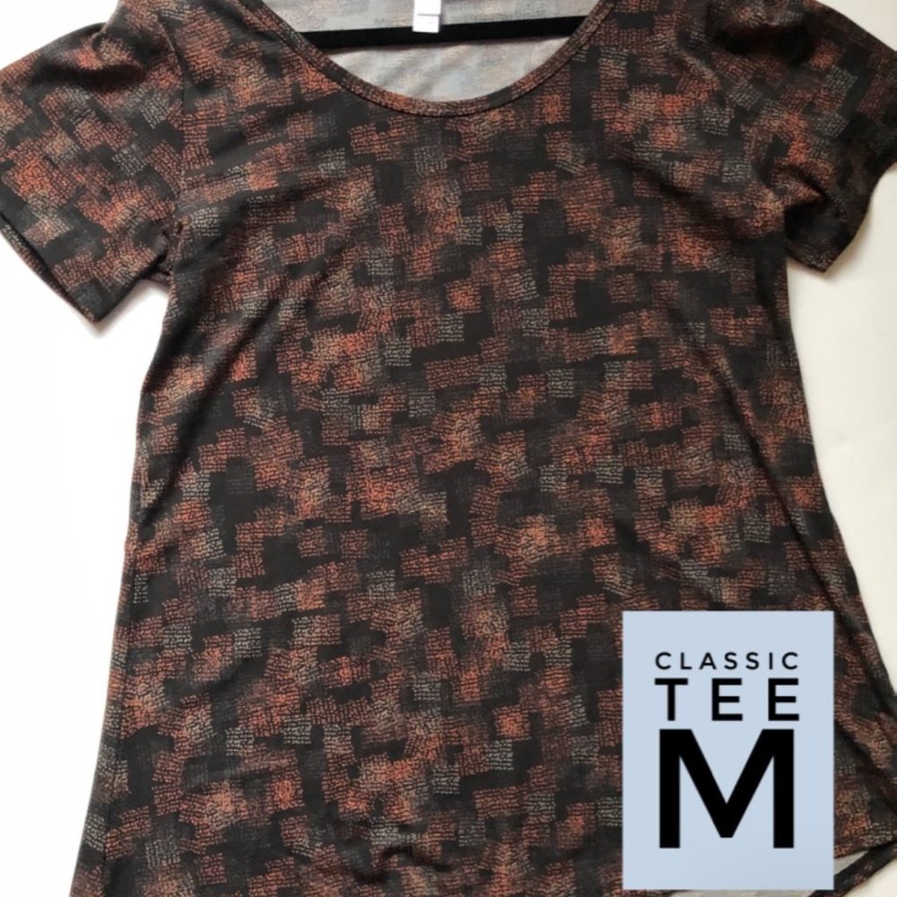 NWT LuLaRoe Classic T, Black with Coral Print, Size Medium